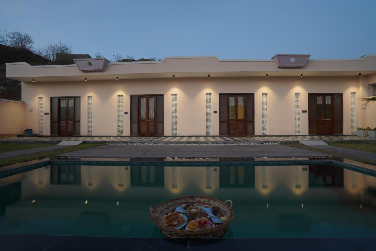 Parijat Private Pool Villa 1, 2 And 3 Bhk Удайпур Екстер'єр фото